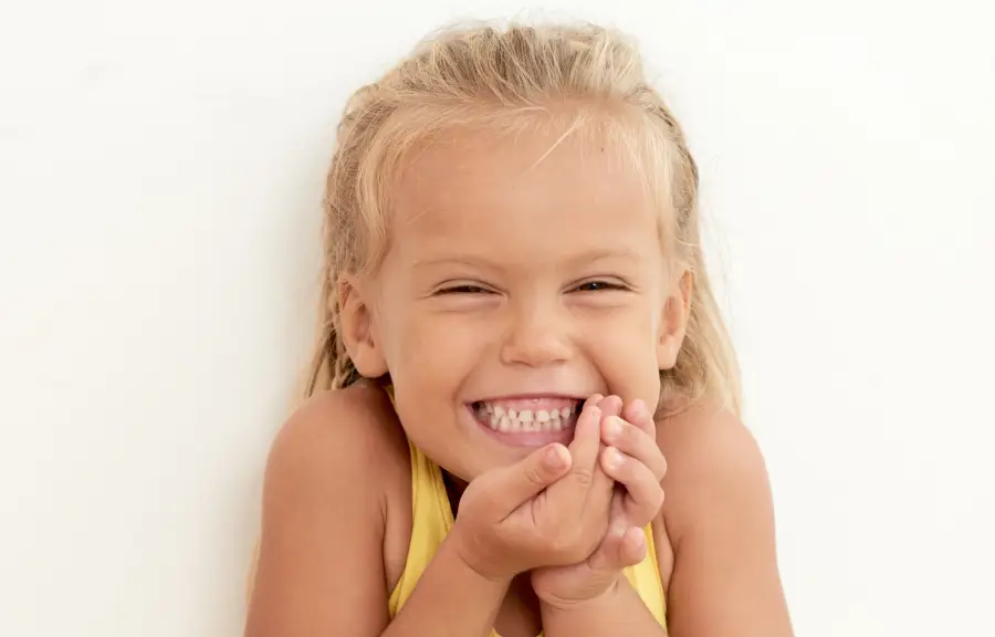 Dientes amarillos en niños